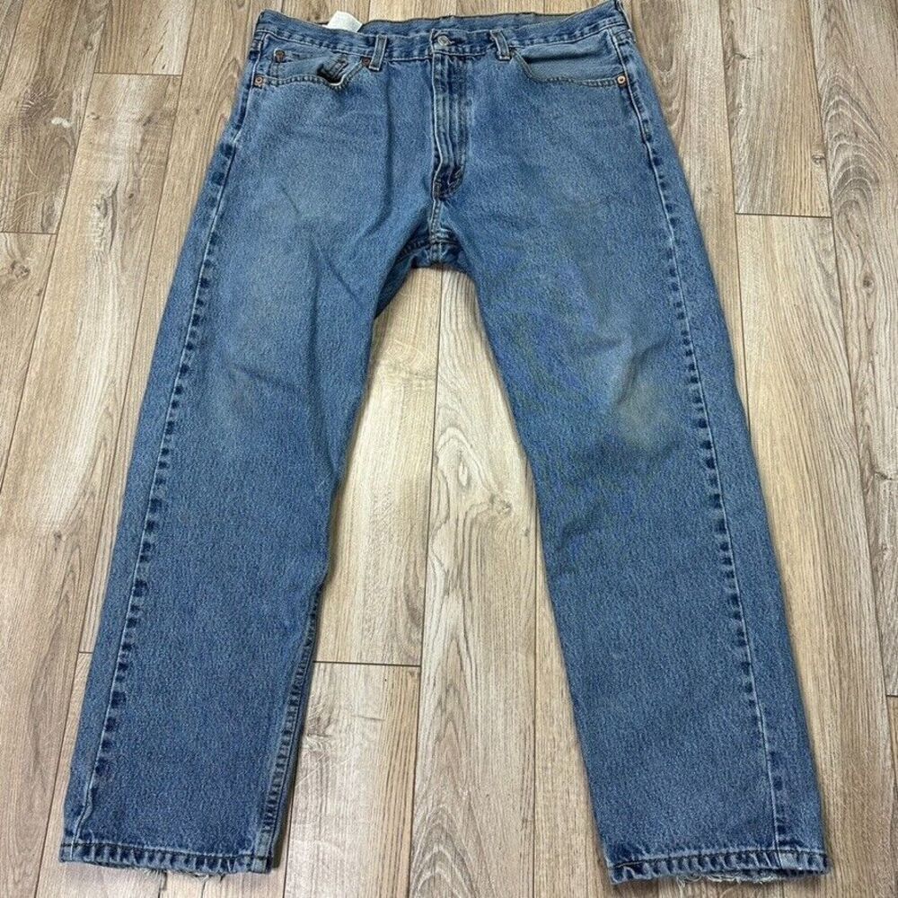 Levis 505 jeans mens 38x30 medium wash blue straight leg denim